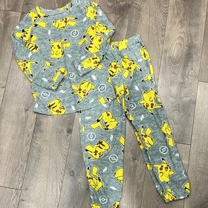 Gray Pokémon Pikachu Kids Fleece Pajamas, Size 6, Like New
